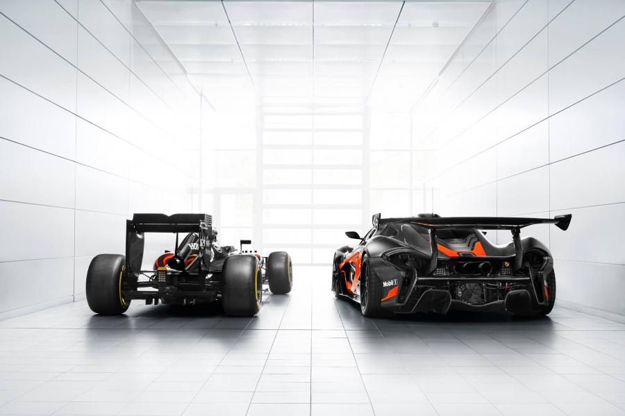  McLaren P1 GTR with F1 Livery 2016 года  (фото 2 из 2)